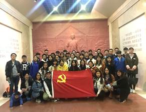 說明:E:\工作材料\顏聰玲百度云同步盤\百度云同步盤\我的辦公文件電腦\2017年下學期\2017年下學期學生黨建工作\追尋偉人足跡--信息學院學生黨支部赴湖南一師、橘子洲頭參觀學習\宣誓照片\5fc6162a325eb689.jpg