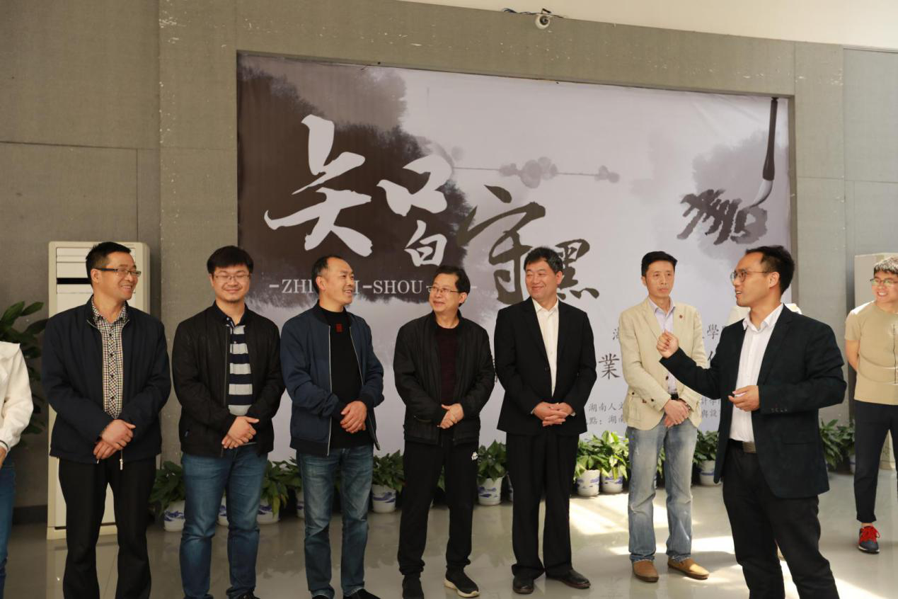 (圖從左至右為彭建成、賀文彬、賀向陽、鄒少靈、謝光繹、(陸序彥、蔣傳存、蔣全順)