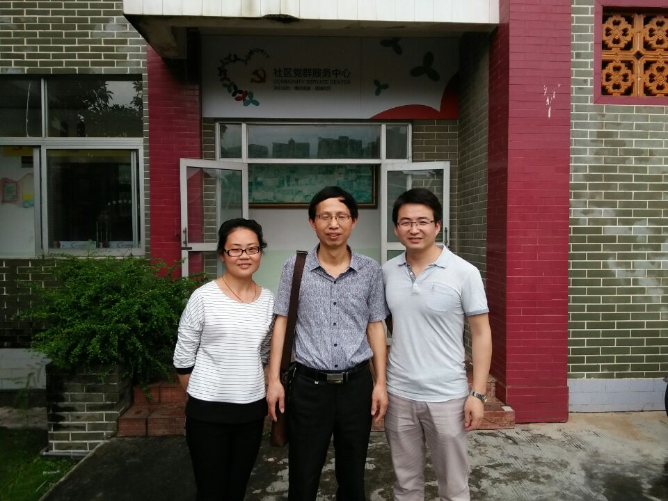 在春暖社工服務(wù)中心下屬荷坳社區(qū)服務(wù)點(diǎn)考察